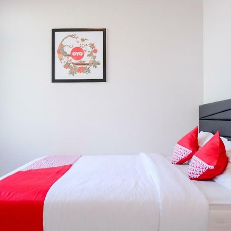 Super Oyo 995 Alice'S Homestay Syariah Jembel Εξωτερικό φωτογραφία