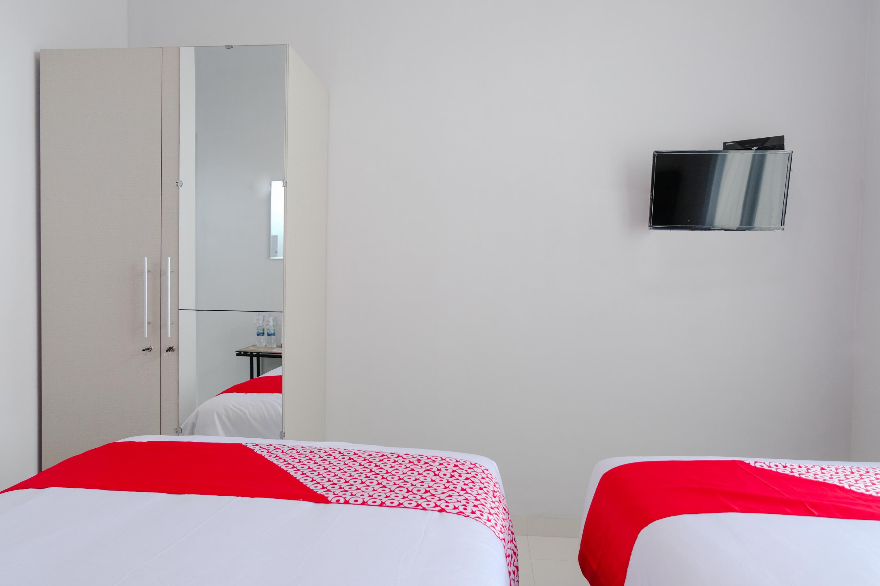 Super Oyo 995 Alice'S Homestay Syariah Jembel Εξωτερικό φωτογραφία