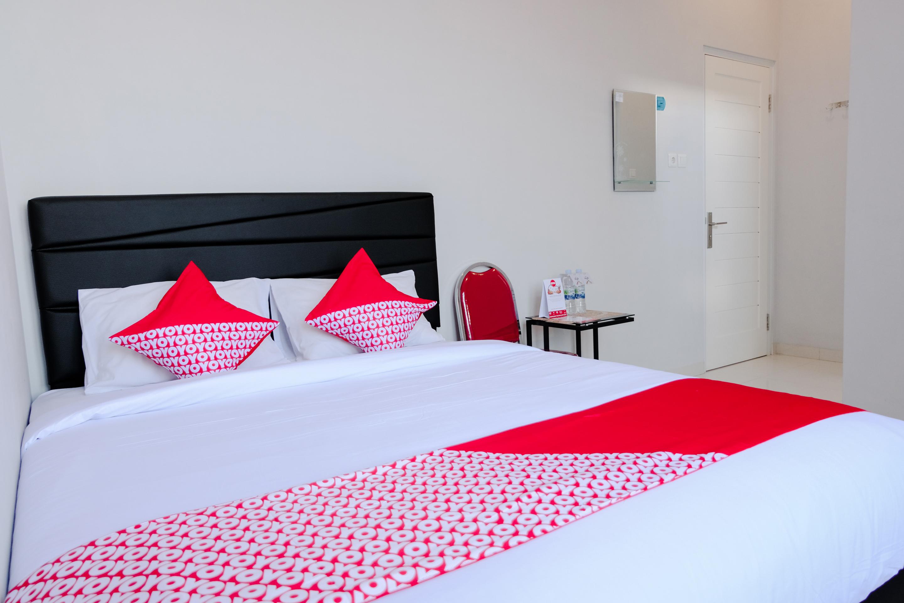 Super Oyo 995 Alice'S Homestay Syariah Jembel Εξωτερικό φωτογραφία