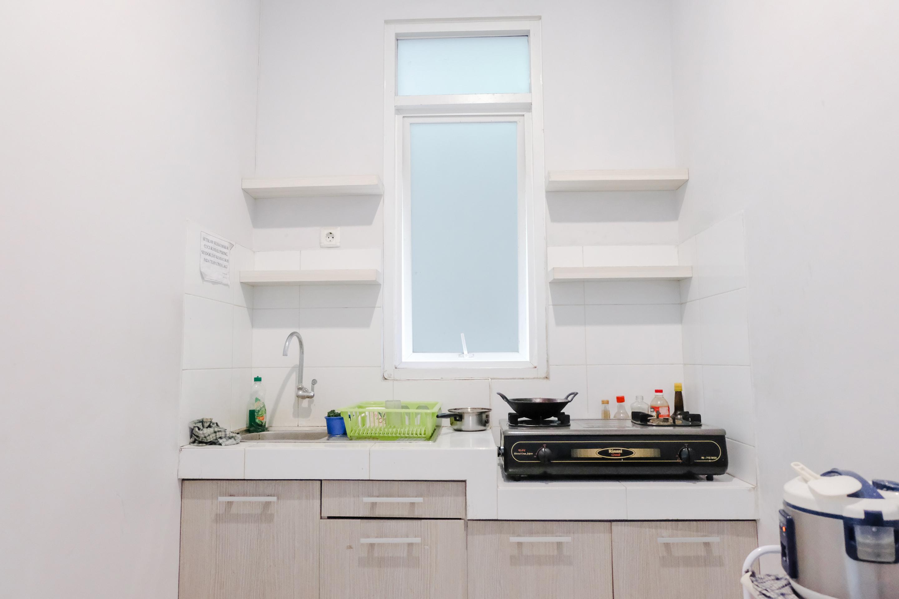 Super Oyo 995 Alice'S Homestay Syariah Jembel Εξωτερικό φωτογραφία