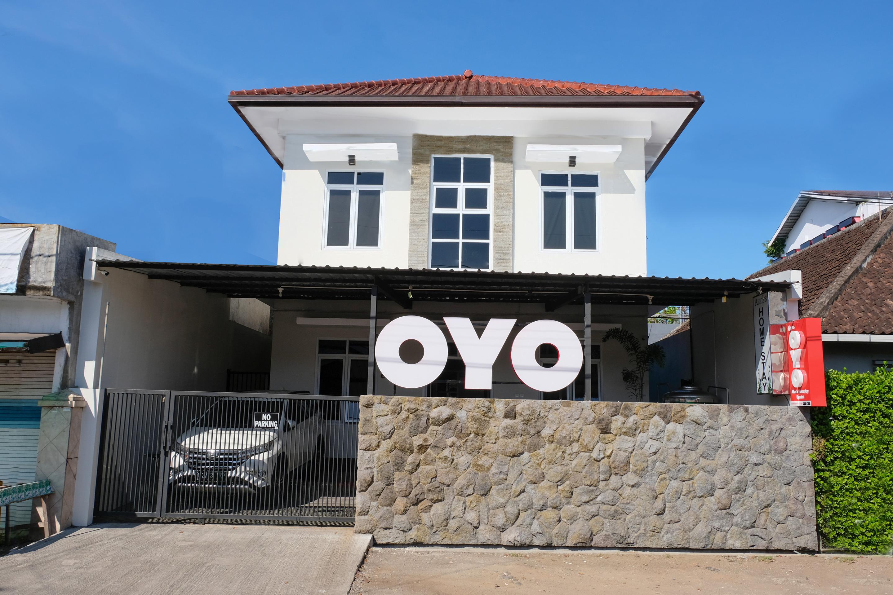 Super Oyo 995 Alice'S Homestay Syariah Jembel Εξωτερικό φωτογραφία